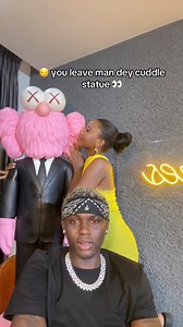 Cuddle man leave statue ooh 😂🤗😇💘❤️❤️ #fyp #reels #everyone #viral #fblifestyle #staywithme #fblifestylechallenge | Ayo Maff