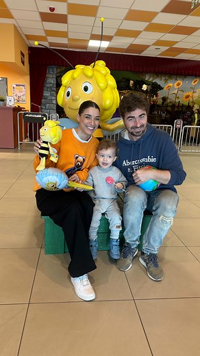 Dzisiaj byliśmy pierwszy raz w odwiedzinach w @majaland.warsaw.official 🐝 było jak w Bajce! To cudowny wielki park zabawny nie tylko dla dzieci ale też dla dorosłych ze strefą wewnątrz ale i na zewnątrz . cieszę się jak zobaczymy majaland Latem bo będzie możliwe też korzystać z aqua parku🥰 #majaland #pscolkamaya #zaproszenie | DANCE Lenka Klimentová