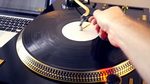 Turntable instrument Scratch Music #FongFong #DJ | FONG FONG