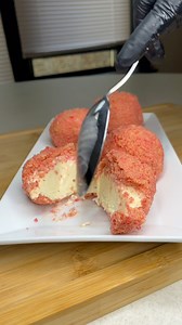 Strawberry Crunch Ice Cream Balls😮‍💨 #strawberry | IAmKayy’s Kitchen