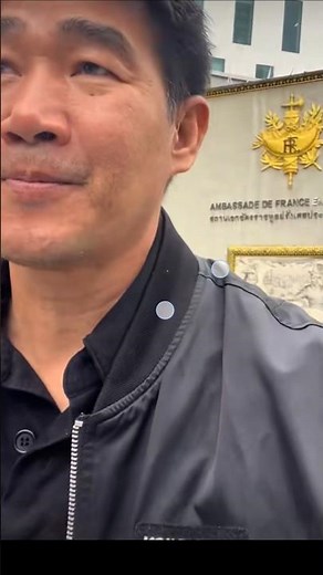 Father Bas went to teach boxing in France #Somrak Kamsing