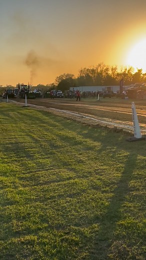 Where are the John Deere people at? | Outlaw Truck & Tractor Pulling Association