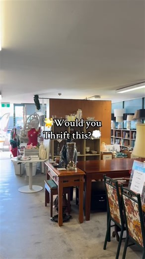 Christmas gift guide for your friend who’s hard to buy for (or seems like they have everything!) you can find such beautiful unique items thrifting and op shopping! | Habitat ReStore Auckland