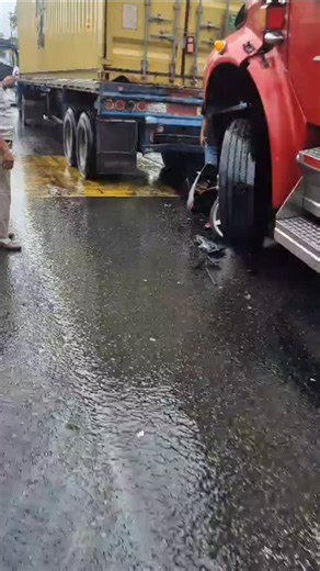 COLOMBIAN TRUCKERS on Instagram: "Hoy en buenaventura córdoba Únete ya 🚛🚚💪 https://whatsapp.com/channel/0029Vax12tkCsU9LZvkRm33m #colombian_truckers #bigrig #COLOMBIA #FREIGHTLINER #BRASIL PARAGUAY HONDURAS KEMWORTH FUSO Dodge CHEVROLET peru GUATEMALA INTERNACIONAL mack transportadores TRANSPORTE FORD LASP PUERTO_RICO KODIAK BRIGADIER ECUADOR PETERBIL NICARAGUA EEUU CARGA TRAILEROS"