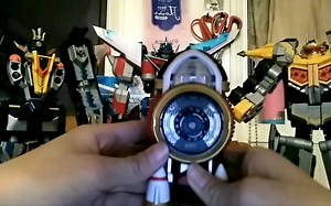 空间战击队,Space delete星能变，全员变身包括雾战卫星能碟，三个巨大机器人。