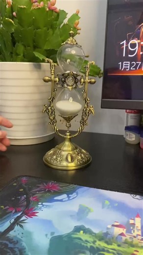 Elegant Vintage Metal Hourglass Timer for Home Decor