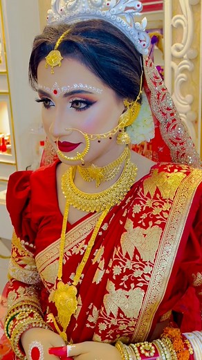 traditional hindu bridal look .❤️✅✅✅✅✅✅। Art by Nipun Makeover Zone💄For Exclusive Bridal,Reception,Holud, Akdh and Party makeup Booking are goingon!call for booking & every details.✅01828903263☎️📞আমাদের শপের ঠিকানা :👇🏿রাঙ্গামাটি,তবলছড়ি ,আনন্দবিহার সামনের গেইট আশোতোষ মার্কেট ২য় তালা।Rangamati hill tracts রাঙ্গামাটি পার্বত্য জেলা | Nipun Makeover Zone