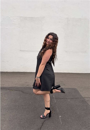 The Prettiest Dress , the material is so thick & comfy 🤏🏼✨ #dress #pearls #dressup #dresses #datenight