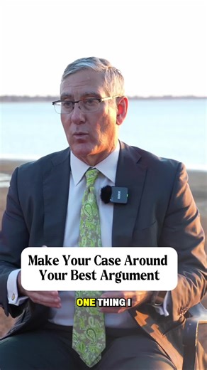 Strong vs Weak Arguments in Trials