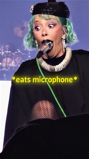 she ATE her microphone? 😭💀