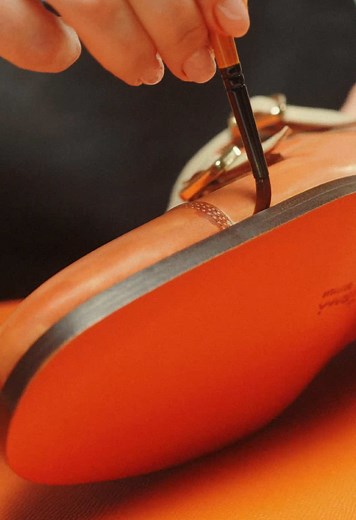 A journey shaped by color, craft, and heritage. At the heart of Santoni Auora, the new FW26 Men’s Collection is Velatura—the Maison’s art of bringing color to life by hand. #TikTokFashion #MadeinItaly #Santoni