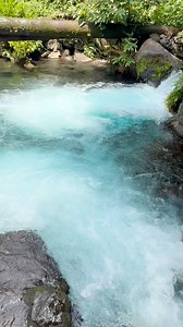 Agua color azul turquesa, y la brisa de la cascada | Soy de Nueva Italia Vali