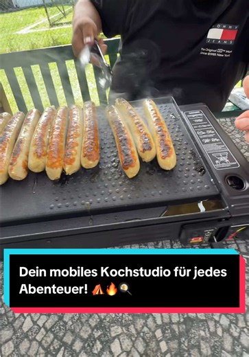 Mach jede Outdoor-Mahlzeit zum Genuss! 🔥 Der tragbare 2-Flammen-Campingkocher bietet mit je 2500 Watt starke Leistung für schnelles Kochen und Braten. Dank Überdruck-Sicherheitsventil kochst du sicher und zuverlässig. Die große Grillplatte und der praktische Transportkoffer machen ihn zum perfekten Begleiter für Camping, Picknicks, BBQs und Wohnmobil-Abenteuer. #Camping #OutdoorCooking #BBQ #VanLife #CampingLife