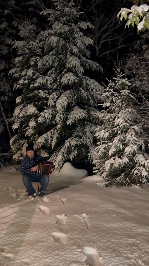 Un grand de la musique traditionnelle du Québec nous a quitté. Je suis profondément attristé et ébranlé par son départ trop rapide. 😔😢😭…. J’ai eu la chance de le côtoyer sur scène avec Les Vive la Joie, Les Éclusiers de Lachine, Danse Neige, Domino (1er album), Rapetipetam. Tu m’as beaucoup marqué et inspiré!! Nos discussions précieuses à mes yeux vont me manquer énormément. 😔 Merci Richard!!! ❤️ Ajoutez quelques notes de musique à ma petite vidéo (Valse des Bois) pour lui rendre un hommage!
