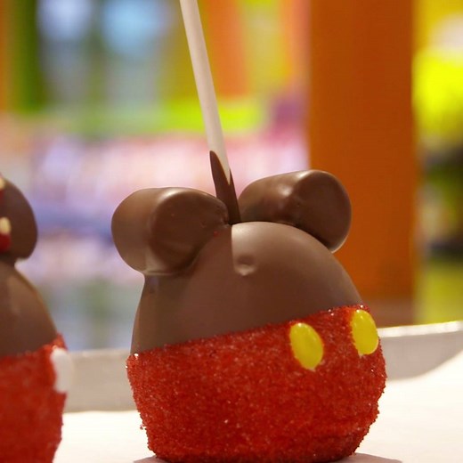 You can totally steal this hack for Mickey Mouse ears at home. http://dlsh.it/mDpyYD0 | Delish