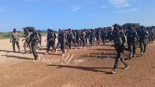 🚨#REAKING: Jubaland's Battle-Ready Duufaan Special Forces Set for Frontline OperationsKISMAYO, Somalia -A newly trained special forces unit from the Duufaan Brigade of the Jubaland Dervish Forces embarked on Friday for its assigned operational areas after completing 15 months of intensive military training.The troops successfully concluded an advanced training program that included guerrilla warfare tactics, land combat operations, and maritime warfare, aimed at enhancing their operational effe