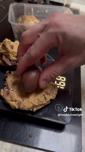 Seen everyone talking about the dominos creme egg cookies so I decided to make my own Definitely some of the nicest cookies I’ve ever made Ingredients: -260g plain flour -115g melted unsalted butter -pinch of salt -140g light brown sugar -55g caster sugar -1 egg -tsp vanilla -tsp bicarbonate soda -tbsp cornflour -5 creme eggs -180g mini egg dairymilk Method: -mix your melted butter and sugars together in a bowl until completely combined -next add in your egg and vanilla and mix again -finally si
