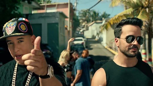 Luis Fonsi - Despacito ft. Daddy Yankee (Official Video)