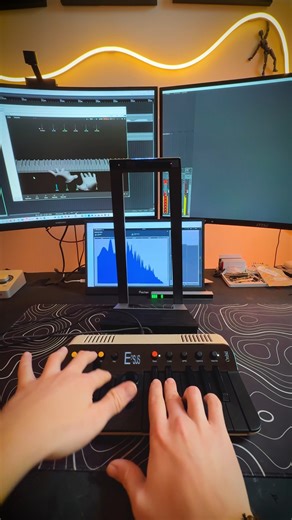 66K views · 755 reactions | ROLI Airwave 欄 Orchid ORC—1 Add superpowers to your MIDI controller with Airwave. Find out more on our website: https://roli.com/us/experience/airwave-create  @syntheticepiphany #ROLI #Airwave #Orchid #MIDI #FreeTheMusic | ROLI | Facebook