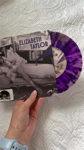 Couldn’t have fun if I didnt have this, only 4 hours to get her worth it she’s so pretty #elizabethtaylor #recordsday #record #vinyl #taylorswift