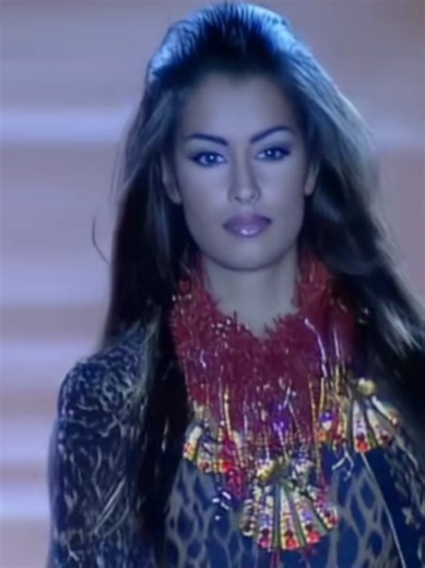 #yasmeenghauri #fashion #runway #viral #fyp | yasmeenghauri