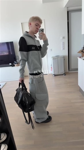 chill outfits>>> man i love this hoodie and the sweats and the shoes and the bag mwwah #outfit #balenciaga #swag #fashion #archive