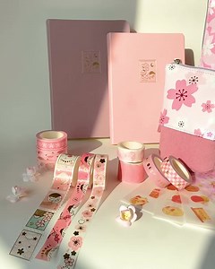 🌸 Shop our Tsuki Sakura Collection → Inspired by cherry blossom season in Japan, these limited edition Sakura bullet journals are some of our favourites 💕 ⠀ notebooktherapy.com/collections/tsuki-sakura-edition-bundle FREE WORLDWIDE TRACKED SHIPPING 🚚 🌍 | Notebook Therapy