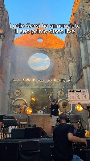 “La Chitarra Nella Roccia” è il primo disco live di ‪@Lucio_Corsi‬