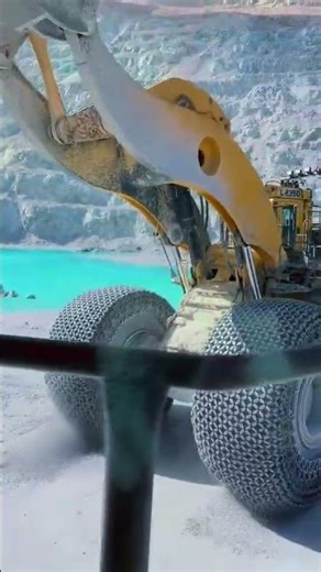 WL cat 994 vs hd Kom 930 e gold mine