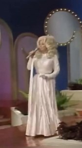 Dolly opens an episode of her 1976 variety show with a performance of “Proud Mary”. She would go onto perform it again in a later episode with Bobby Goldsboro. #dollyparton | Country Girl