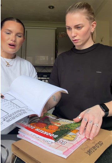 Thank you @coloureak because even Grace has started colouring now thanks to you! 😂✌🏻#tiktokmademebuylt #dealdrops