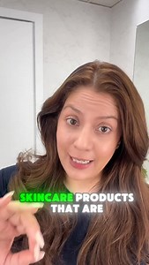 My top 3 skincare fails of 2025 — and the 3 lessons they taught me. Because sometimes “didn’t work” isn’t the issue… sometimes it’s what you didn’t see coming. 1) Read the INCI — marketing can be a costume. If a brand calls something a “skin polish,” don’t assume it’s gentle. Sometimes it’s just a bleach-y formula dressed up in prettier language. If you don’t read the ingredient list, you’re trusting adjectives, not chemistry. 2) Don’t over-romanticize “natural / herbal / traditional.” Natural d