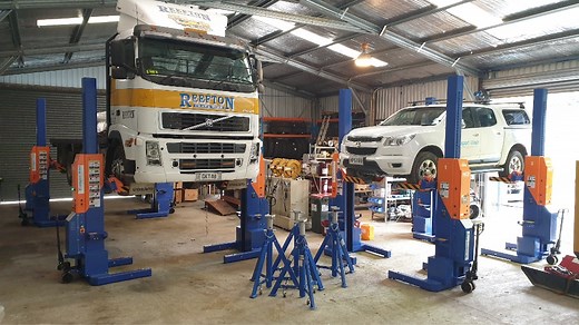 Workshop Truck Hoists - Transport Wash Systems
