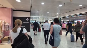 Sydney Airport arrival guide 2025 what to expect at SYD (step-by-step)