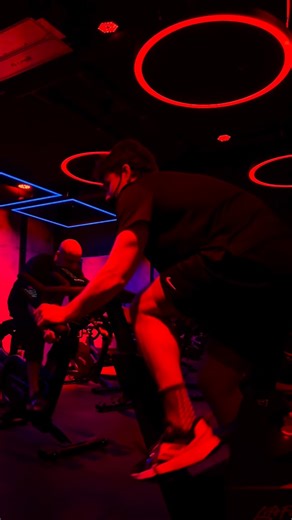 Smartass Kharkiv on Instagram: "Cycle mode: ON ⚡️ Ми знаємо, як довго ти на це чекав. І повір, це було того варте. Новий формат, нова енергія, той самий улюблений вайб Smartass. Це 45 хвилин, які перевернуть твоє уявлення про драйв. Гучна музика, світло і шалений ритм — все, як ми любимо. Розклад вже оновлено. Записуйся на Cycle у застосунку Smartass. See you on the bike! 🚲"