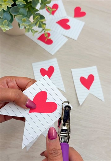 Simple Paper Garland for Valentine's Day Decorations