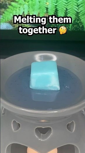 Melting a Soy Wax Melt Into Gel Wax 👀