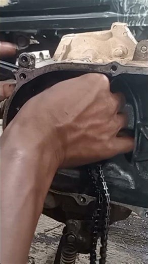 tutorial on installing a Beat timing chain #mantrimotor #education #beat