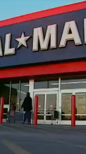 Five of the most popular Christmas presents from the early 2000’s. Do you remember any? ##nostalgia##christmas2000s##nostalgiacore##2000score##2000sthrowback##fyp##2000skids##nintendo##aquaticambiance##christmasnostalgic