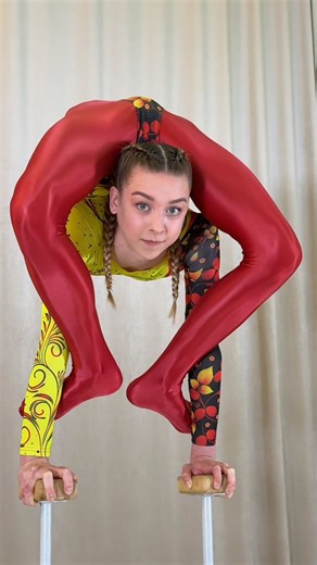 Best flexible girls on Instagram: "https://boosty.to/flexshow #bendy #backbend #headsit #contortion #circus #circusgirl #contortiontraining #contortionist #contorsion #flexibility #flexible #flexibilitynation #flexshow #flexibilitytraining #acrobatics #yoga #bendygirl #bendyback #stretching"