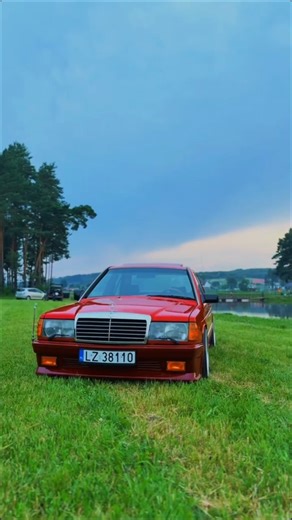 😭 The Mercedes W201 Baby Benz is Proof That Old Mercedes is Gold