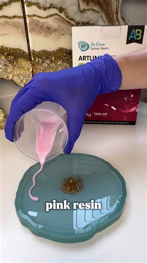 ✨ Resin tutorial: flower effect with epoxy by @tesoro.resin.art