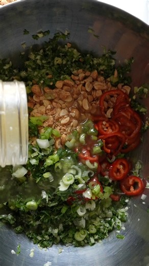 Roasted Peanut Kale Crunch Salad - always craving this! | Pinch of Yum