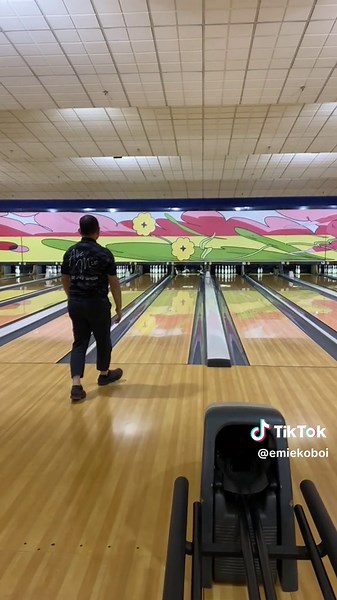Funny Skull Ball Bowling Moment! 😂