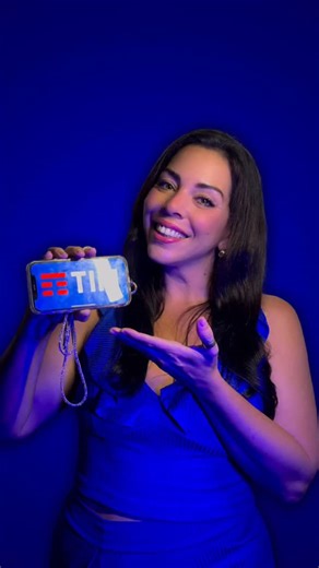 Lua Couto 🌙 on Instagram: "💙 Quem tem TIM CONTROLE, manda bem! Troca de streaming todo mês e ainda aproveita o 5G da TIM 😎📱 Vem mandar bem também! 👀 #TIMControle #QuemTemMandaBem #TIM5G #ImagineAsPossibilidades #bl_e2e8 #publi"