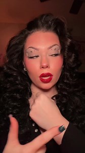 Stylish Makeup Looks with Bold Red Lips