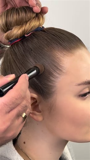 THICK FIBER on Instagram: "THICK FIBER Root Touch-up Instant hairline powder that hides roots, greys, thinning hair, and bald spots in seconds. This is not makeup for hair. This is precision root cover up that blends naturally and stays put. Designed for women and men who want clean grey coverage, fuller looking hairlines, and confidence between salon visits. Perfect for thinning areas, patchy spots, and last minute touch ups before stepping out. No mess. No heavy buildup. Just natural looking c