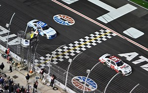 Dramatic overtime pass gives Ty Gibbs Atlanta Xfinity win | RACER