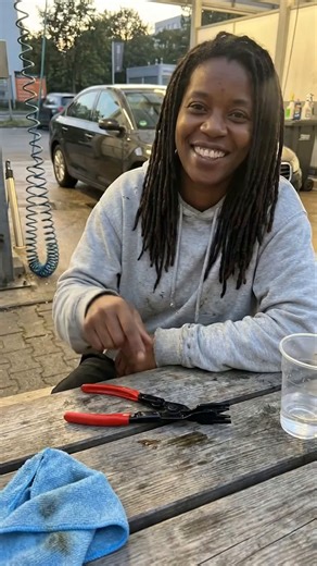 Car Clip Pliers Tool Universal Auto Door Car Upholstery Interior Trim Clip Removal Pliers Panel Clip Pliers Fastener Remover Push Pin Pliers Trim Removal Tool, Prevents Damage to Trim and Fasteners, 1 Pcs Automobile Upholstery Tool (Red)#fyp#tool#save money#DIY#car