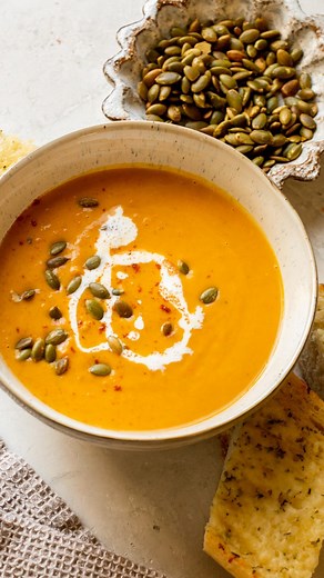 Tawnie Graham on Instagram: "@krolls_korner PANERA COPYCAT Autumn squash soup 🫶🏻⭐️ . Fall in a bowl! The honey cinnamon roasted butternut squash adds so much flavor to this one. Im using spices like curry, turmeric, cinnamon and coriander and it’s soo cozy. Great with toasted bread or a grilled cheese 🤤 . Reply below “recipe please” & ill dm you the recipe! . OR go to my website: krollskorner.com and search “panera autumn squash soup” . 🔗OR Google search: “panera autumn squash soup krolls ko